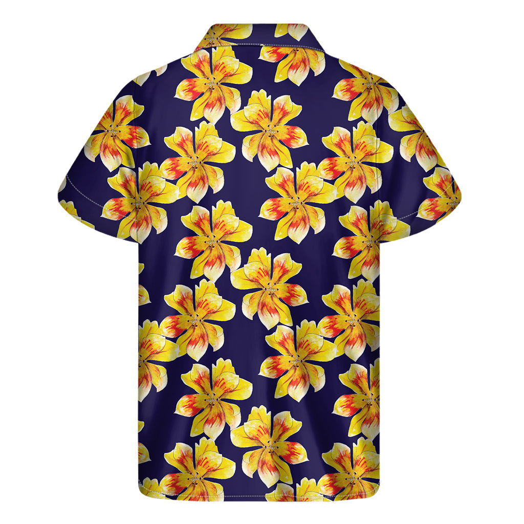 Tropical Lilies: Hawaiian Short Sleeve Shirt for Men - 2